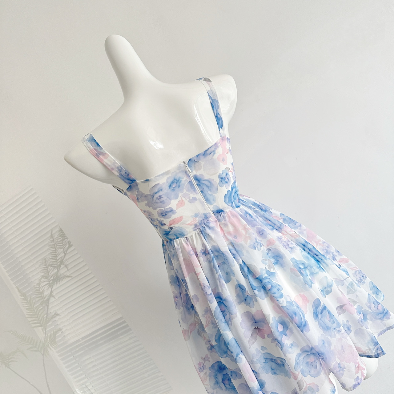 Klein Blue Floral Halter Dress - đánh giá và giá Sundress Midi Floral